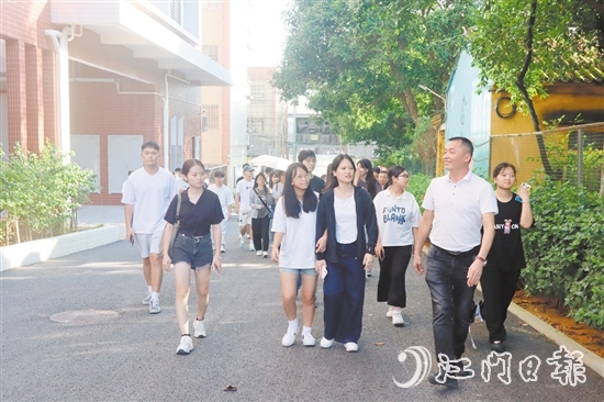 大槐鎮(zhèn)組織青年大學(xué)生參觀人才培訓(xùn)基地。