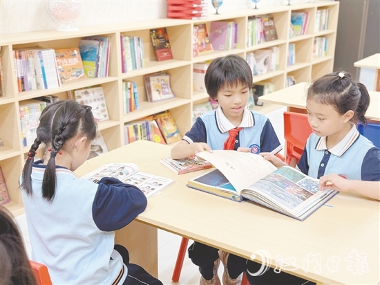 一系列特色品牌閱讀活動(dòng)亮點(diǎn)紛呈，為市民帶來(lái)了豐富的閱讀體驗(yàn)。