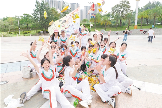 鶴華中學(xué)組織開展戶外拓展活動(dòng)，為考生減壓賦能。