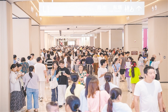開業(yè)至今，江門利和廣場(chǎng)購物中心人氣旺。