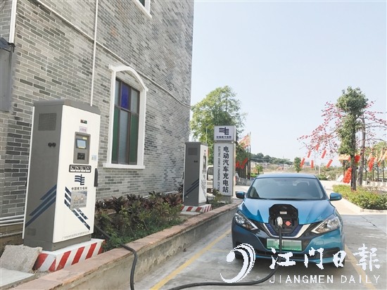 相比燃油汽車，新能源汽車起步更快。